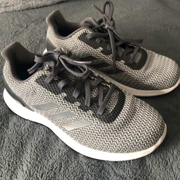 GREY/GRAY ADIDAS CLOUDFOAM practically NEW! - Picture 1 of 5